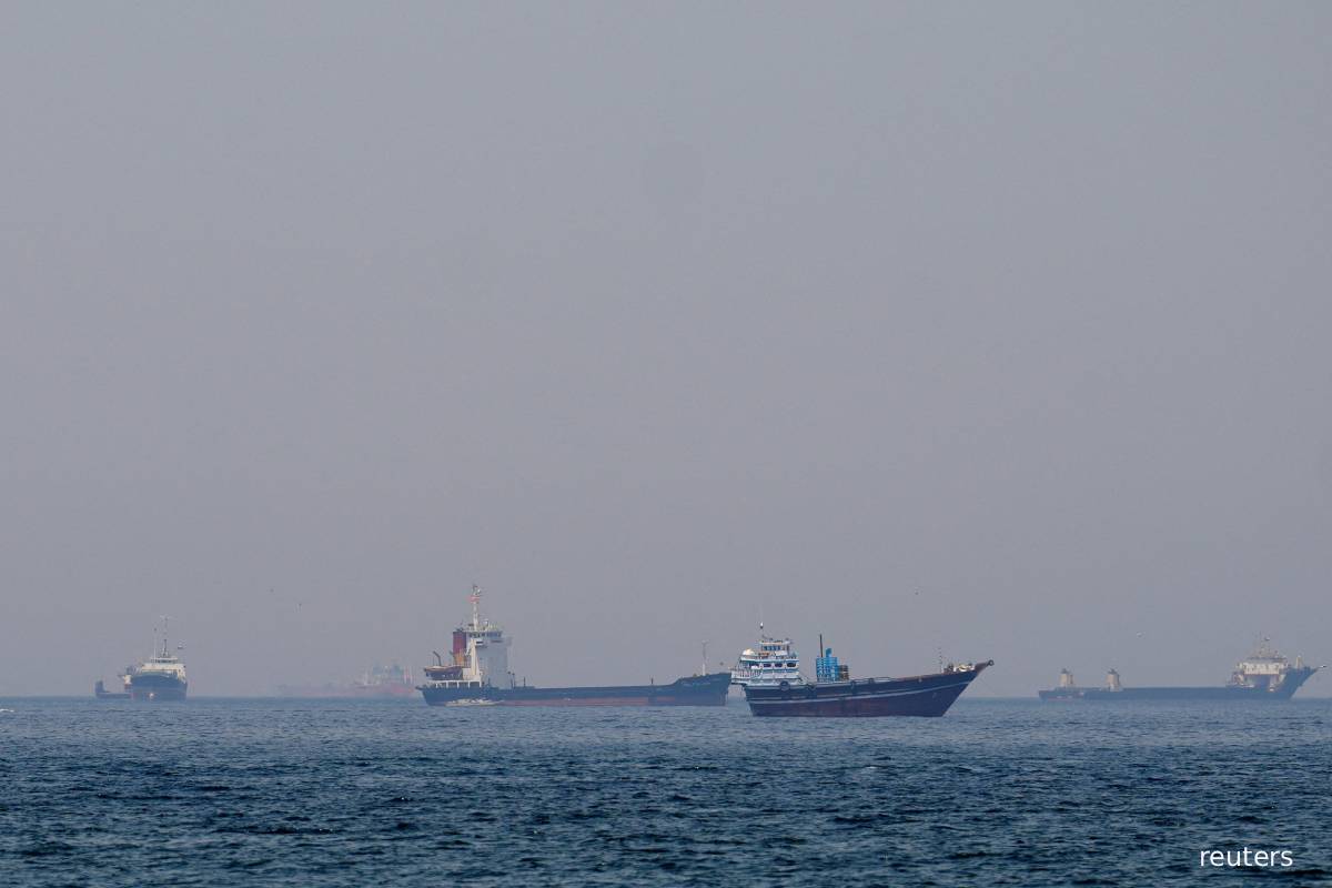 ஹார்முஸில் சிக்கியுள்ள கப்பல்களுக்கு அமெரிக்க கடற்படை உதவும்: ட்ரம்ப் அறிவிப்பு | Us Navy Guide Trapped Ships