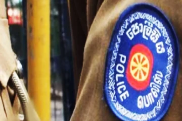 அம்பாந்தோட்டையில் சூதாட்ட விடுதி பொலிஸாருடன் மோதல் : மூவர் கைது