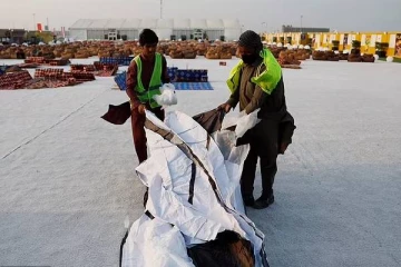 கொதிக்கும் வெப்பம்... புலம்பெயர் தொழிலாளர்களை குறைந்த ஊதியத்தில் வதைக்கும் கட்டார்