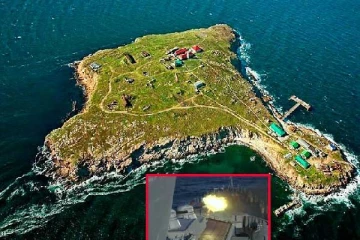 ரஷ்யாவிடம் சரணடைய மறுத்து உயிர் துறந்த உக்ரைன் வீரர்களின் இறுதி நிமிடங்கள்..! (VIDEO)