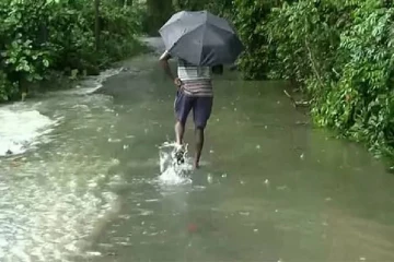 කළු ගඟ හා මහවැලි ගඟ ඉහළ යෑමෙන් රත්නපුර හා නාවලපිටිය පහත්බිම්වල සුළු ගංවතුර තත්ත්වයක්