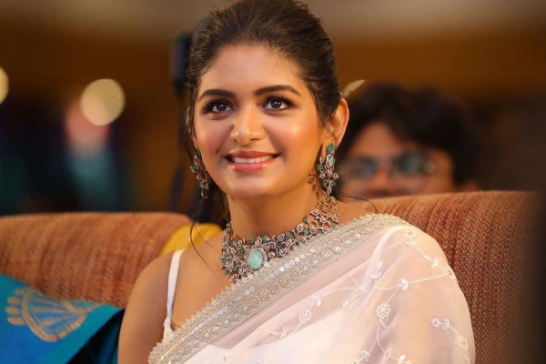 அதிதி ஷங்கரை புறக்கணிக்கும் முன்னணி நடிகர்கள்.. பிரமாண்ட இயக்குனர் மகளுக்கு இப்படியா! | Top Heroes Ignoring Adithi Shankar