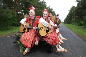 நம்பமுடிகின்றதா? 90 வீதம் பெண்களாலேயே ஆளப்படும் ஓர்  அதிசய தீவு!