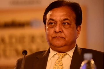 கட்டாயப்படுத்தியதால் 2 கோடிக்கு அந்த ஓவியத்தை வாங்கினேன்.. யெஸ் வங்கி நிறுவனர்!