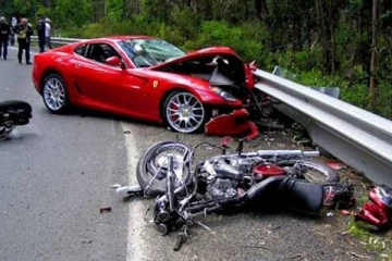 இலங்கையில் தொடரும் விபத்துக்கள்! ஐவர் பரிதாபமாக மரணம்