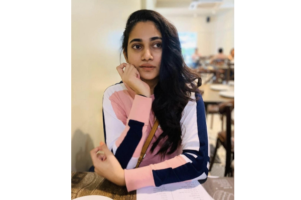 ரசிகர்களை கவரும் வகையில் புகைப்படத்தை வெளியிட்ட லாஸ்லியா.. இன்ஸ்டாகிராமில் வைரல் | Losliya Latest Gym Photo Gone Viral