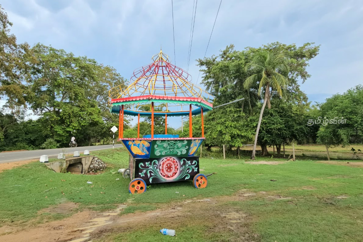 முல்லைத்தீவில் உயர் அழுத்த மின்சாரம் தாக்கியதில் இளைஞர் வைத்தியசாலையில் அனுமதி! | Man Hospitalized Struck High Voltage Electricity