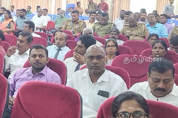 பரபரப்பான ஒருங்கிணைப்புக் குழுக்கூட்டம்! சிறீதரன் - இளங்குமரனுக்கிடையே வெடித்த வாக்குவாதம் | Kilinochchi District Developmentmeeting பரபரப்பான ஒருங்கிணைப்புக் குழுக்கூட்டம்! சிறீதரன் - இளங்குமரனுக்கிடையே வெடித்த வாக்குவாதம் | Kilinochchi District Developmentmeeting