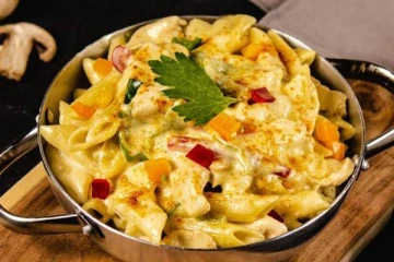 நாவூரும் சுவையில் மசாலா சீஸ் மக்ரோனி... இப்படி செய்து பாருங்க ஹோட்டலே தோத்துடும்