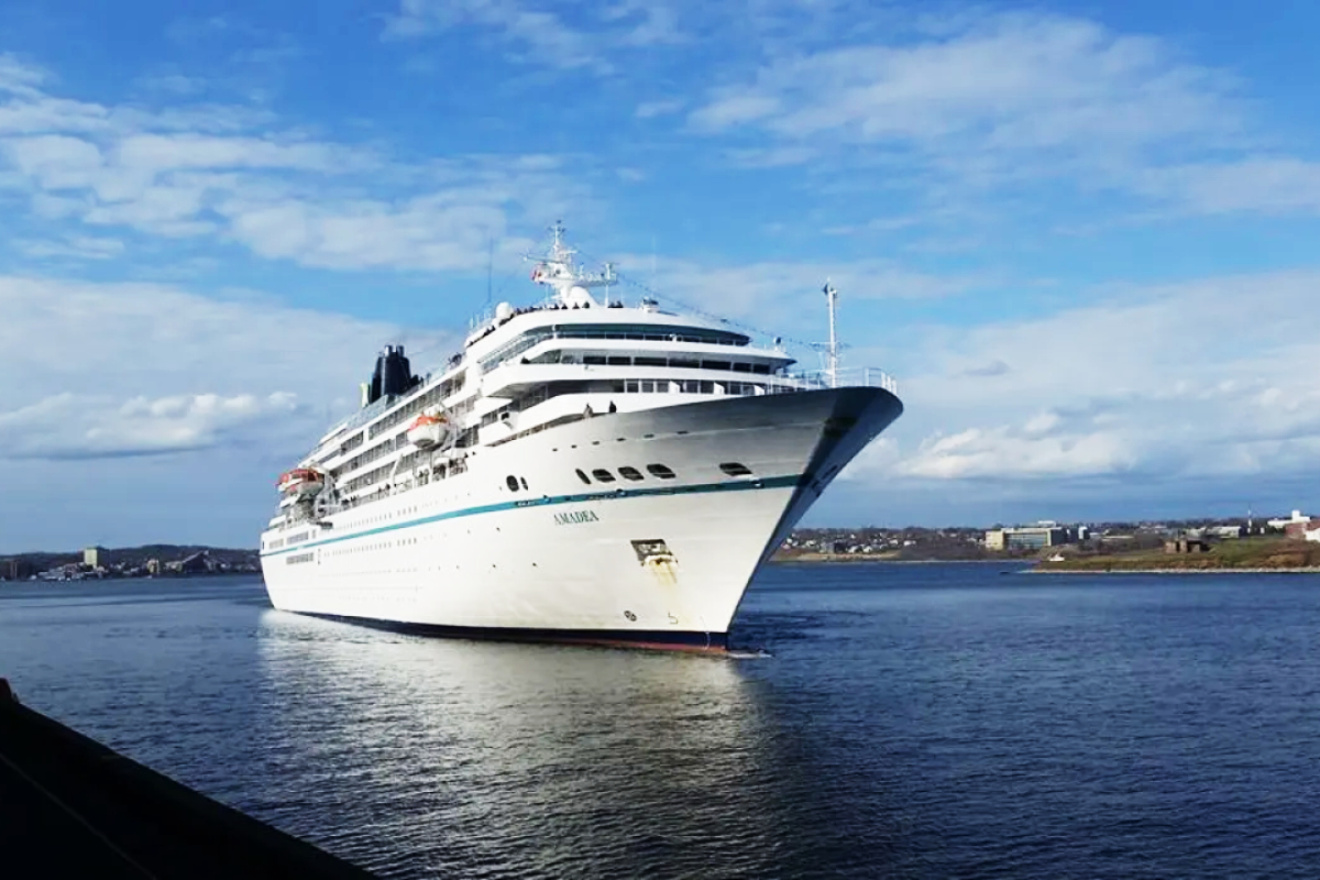 இலங்கைக்கு வருகை தந்த வெளிநாடொன்றின் பிரபல கப்பல்! | Ms Amadea Luxury Cruise Ship Arrived Sri Lanka