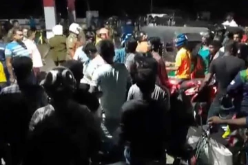 මුඛ ආවරණ නැතිනම් ඉන්ධන ගන්න බැහැ..පොලිසියෙන් දැනුම් දීමක්..