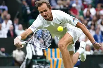 உக்ரைன் மீதான போரின் எதிரொலி.. ரஷ்ய டென்னிஸ் வீரர்களுக்கு தடை!