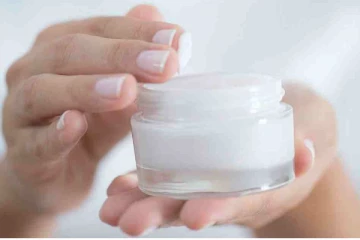 சருமத்தை வெண்மையாக்கும் கிரீம்களை பயன்படுத்துவோருக்கு எச்சரிக்கை