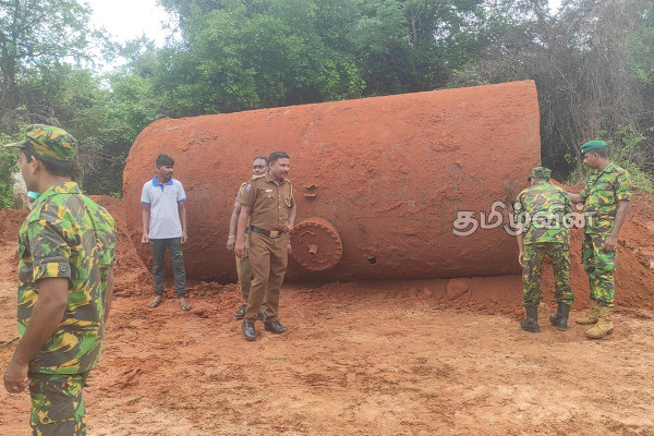 விடுதலைப் புலிகளால் நிலத்தில் புதைக்கப்பட்ட பாரிய எண்ணெய் தாங்கி மீட்பு(Video) | Rescue Massive Oil Tanker Buried In Land By Ltte