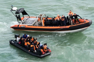 பிரித்தானியாவில் புலம்பெயர்வோரை கட்டுப்படுத்த புதிய திட்டம்