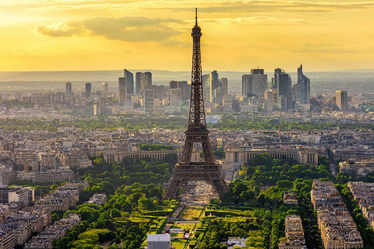 அமெரிக்க வங்கிகளில் இருந்த தொன் கணக்கான தங்கம் விற்பனை: பொருளாதாரத்தில் ஏற்படப்போகும் அபாயம்! | France United States Gold