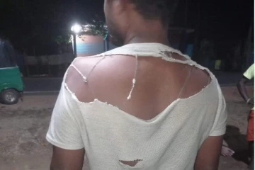 குச்சவெளி எரிபொருள் நிலையத்தில் நபரொருவரை தாக்கிய இராணுவத்தினர் (video)