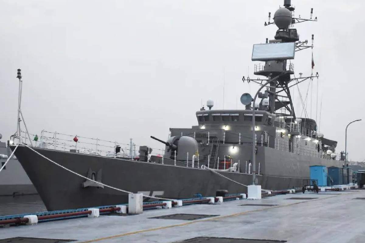 இலங்கை அருகே... ஈரான் கப்பல் மீது நீர்மூழ்கியால் தாக்குதல் நடத்தியதை அறிவித்த அமெரிக்கா | Us Submarine Torpedo Iranian Warship இலங்கை அருகே... ஈரான் கப்பல் மீது நீர்மூழ்கியால் தாக்குதல் நடத்தியதை அறிவித்த அமெரிக்கா | Us Submarine Torpedo Iranian Warship