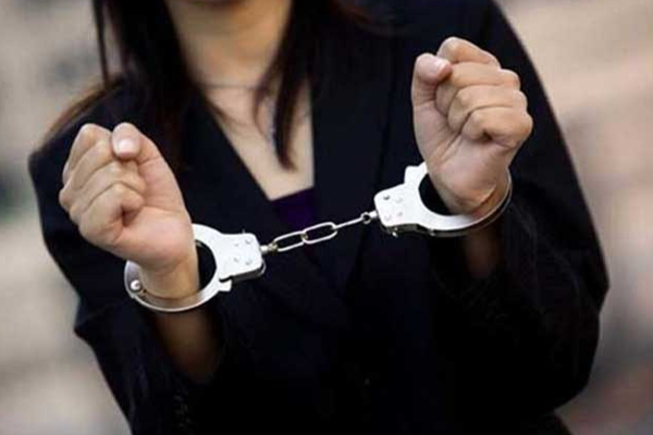 யாழ் இளைஞர்களிடம் பல இலட்சம் ரூபா பண மோசடி : இரு பெண்கள் உட்பட மூவர் கைது | 75 Lakh Rs Fraud On Youths In Jaffna 3 Arrested