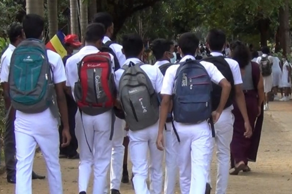 இரகசிய தகவலால் வசமாக சிக்கிய உயர்தர மாணவர்கள் ; சோதனையில் காத்திருந்த அதிர்ச்சி | Al Students Caught With Drugs