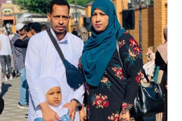 போரால் இரு முறை அகதிகளாகும் நிலைக்கு ஆளான குடும்பத்தின் பரிதாபக் கதை