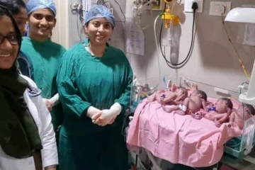 ஒரே பிரசவத்தில் 4 குழந்தைகள்; பலரையும் ஆச்சரியப்படவைத்த கர்ப்பிணி பெண் !