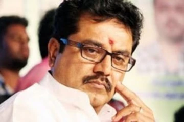 மேடையில் மன்னிப்பு கேட்ட சரத்குமார்.. காரணம் இதுதானா