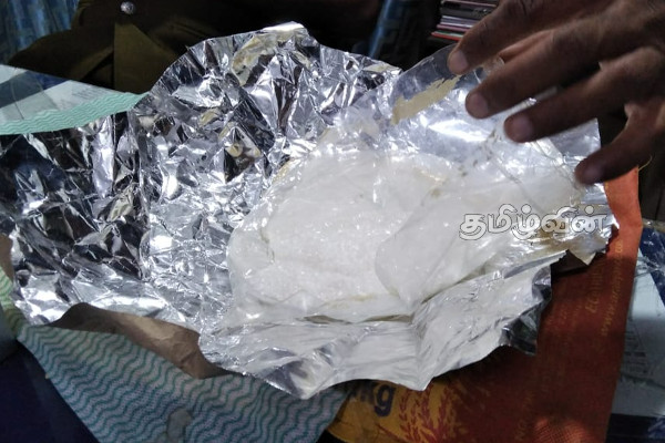 ஒரு கோடி ரூபாவிற்கும் அதிக பெருமதியுடைய ஐஸ் போதைப்பொருளுடன் இருவர் கைது (Photos) | Sri Lanka People Crime News