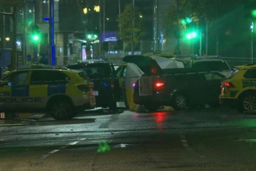 லண்டனில் கென்சிங்டன் அரண்மனை அருகே சற்று முன் நடந்த சம்பவம்! மர்ம நபரை சுட்டுக் கொன்ற பொலிஸ்