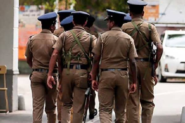 பரீட்சை கடமையில் இருந்த மேற்பார்வையாளர் பணி நீக்கம் | Drunk Exam Supervisor Has Been Fired