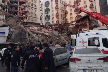 துருக்கி பூகம்பம் ; உயிரிழந்தோர் எண்ணிக்கை மேலும் அதிகரிப்பு