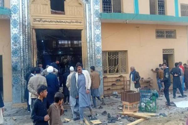 இஸ்லாமாபாத் மசூதி குண்டுவெடிப்பு: பழிபோடும் பாகிஸ்தானுக்கு இந்தியா கடும் கண்டனம்! | India Condemns Bombing At Islamabad Mosque