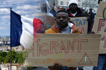 அகதிகள் வருகையை தடுப்பதற்கான பிரான்ஸ் நாட்டின் புதிய சட்டம்