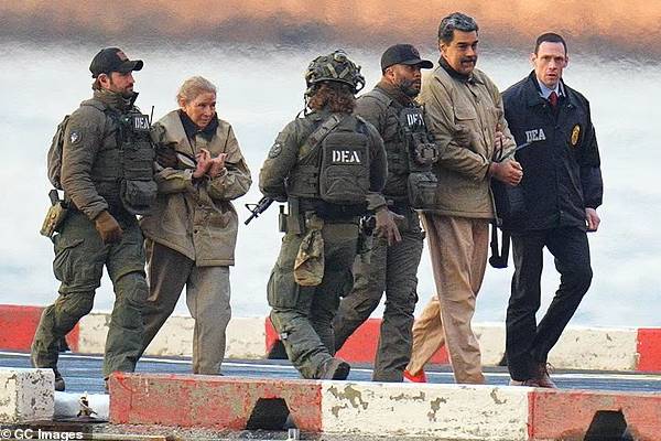 ட்ரம்பால் பல நாடுகள் மிரட்டப்படும் நிலையில்... குதிக்கும் ஆயுத உற்பத்தி நிறுவனப் பங்குகள் | Defence Stocks Have Soared