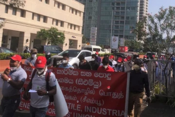 உர தட்டுப்பாட்டுக்கு தீர்வு: தொழிற்சங்க தலைவர்கள் வேட்டை