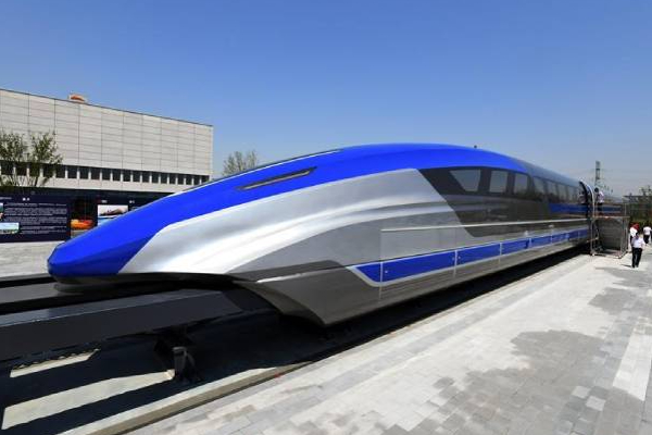 உலக சாதனை படைத்த சீனா! மிரண்டு போயுள்ள உலக நாடுகள் | World Record Holder China Train At Lightning Speed