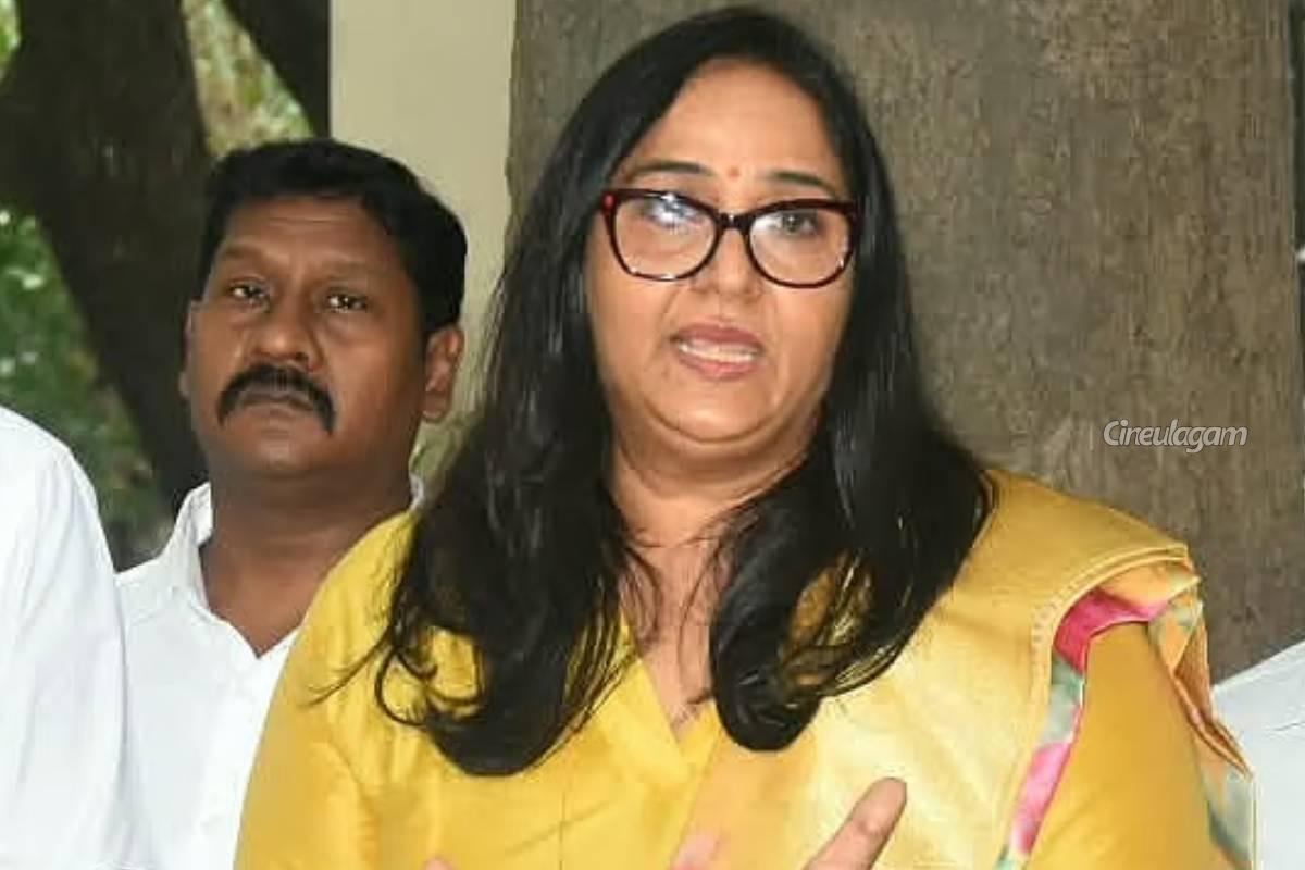 நான் உண்மையை கூறினால் நடிகை ராதா சிறைக்கு செல்ல நேரிடும்... அம்பிகா பரபரப்பு பேட்டி | Actress Ambika About Radha Police Complaint நான் உண்மையை கூறினால் நடிகை ராதா சிறைக்கு செல்ல நேரிடும்... அம்பிகா பரபரப்பு பேட்டி | Actress Ambika About Radha Police Complaint
