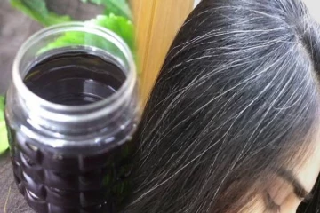 நரைமுடி கருப்பாக மாற - 7 நாட்கள் இதை தொடர்ந்து போடுங்க போதும்