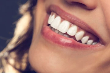 රාජ්‍ය සේවකයින්ට සිනහව අනිවාර්යය කරයි..නැතිනම් දඩ කන්න වෙයි..