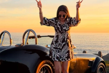 வெளிநாட்டில் ஷார்ட் உடையில் வலம் வந்த டிடி