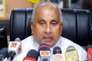 அத்தியாவசிய சேவைகளில் ஈடுபடும்  வாகனங்களுக்கு பிரத்தியேகமாக எரிபொருள் வைத்திருக்குமாறு பணிப்பு