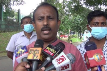 விவசாயிகள் எங்களை விரட்டுகின்றனர்  - வீதியில் செல்ல முடியவில்லை: ஆளும் கட்சி ஆதங்கம்