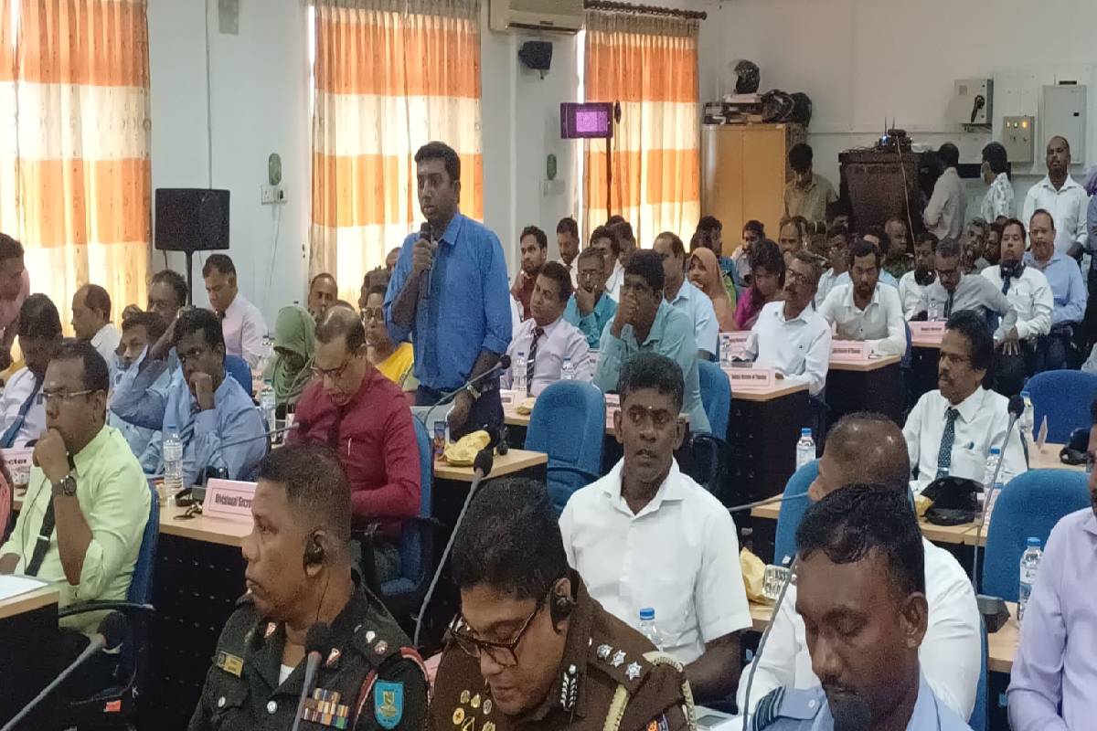 மட்டக்களப்பு மாவட்ட திட்டங்களுக்கு நிதி ஒதுக்கீடு! அதிகாரிகளுக்கு அமைச்சர் விடுத்துள்ள பணிப்புரை | Allocation Funds For Batticaloa District Projects மட்டக்களப்பு மாவட்ட திட்டங்களுக்கு நிதி ஒதுக்கீடு! அதிகாரிகளுக்கு அமைச்சர் விடுத்துள்ள பணிப்புரை | Allocation Funds For Batticaloa District Projects