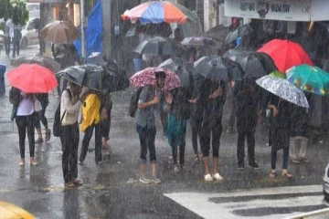 அடுத்த 3 மணி நேரத்தில் 19 மாவட்டங்களில் மழைக்கு வாய்ப்பு: வானிலை மையம் தகவல்