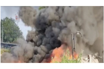 உளுந்தூர்பேட்டை அருகே பெட்ரோல் பங்க் வளாகத்தில் பயங்கர தீ விபத்து - பரபரப்பு சம்பவம்