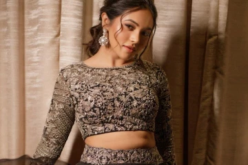 நடிகை பவானி ஸ்ரீ அழகிய போட்டோஷூட்