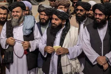 புதிய அரசை அமைப்பதில் கைகலப்பு;  தலிபான் தலைவருக்கு நேர்ந்த கதி!