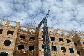 அல்பர்ட்டாவில் இடம்பெற்ற கிரன் விபத்தில் ஒருவர் பலி