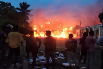 வீடுகள் மற்றும் சொத்துக்களை காப்புறுதி செய்ய ஆர்வம் காட்டும் அரசியல்வாதிகள்