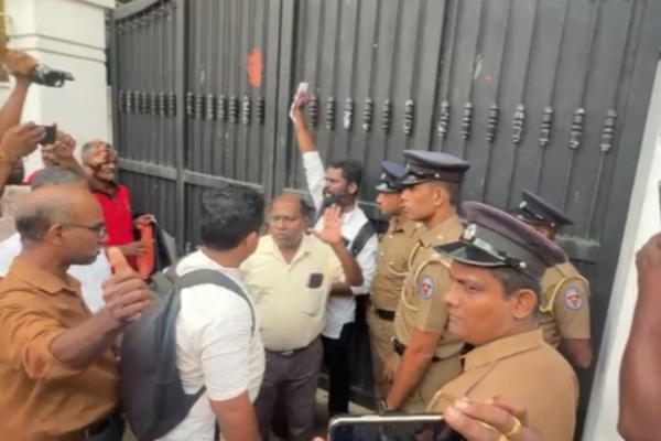 උතුරු ආණ්ඩුකාරවරයා කාටද මුට්ටි අල්ලන්නේ? අධ්‍යාපනය දේශපාලනීකරණය වෙලා - ස්ටාලින්ට මල පැනලා | Stalin Warns Of Education Politics